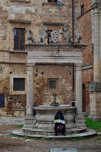 九游-英超球队结合疲劳评分系统动态分配替补上场时机，英超受伤率