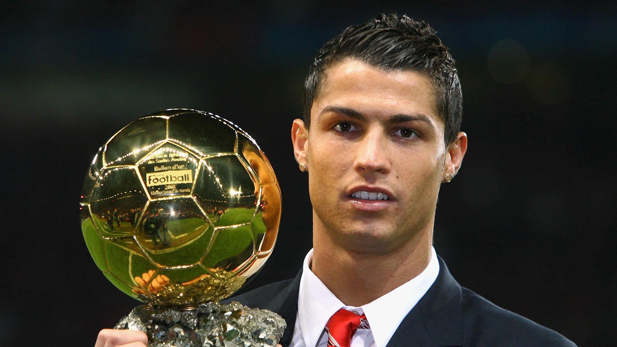 中国足球代表团访问欧洲，学习先进经验，中国足球访谈